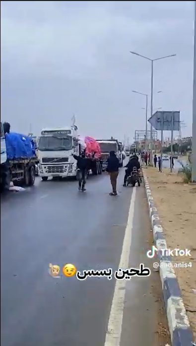 مسلحون يسيطرون على شاحنات في شارع صلاح الدين — 1